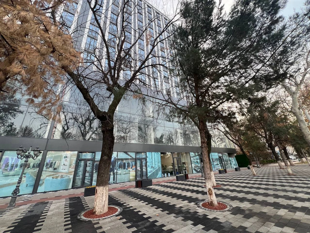 Yunusabadda joylashgan sof'ta emas'li premise, 1500m2 - Cover Photo