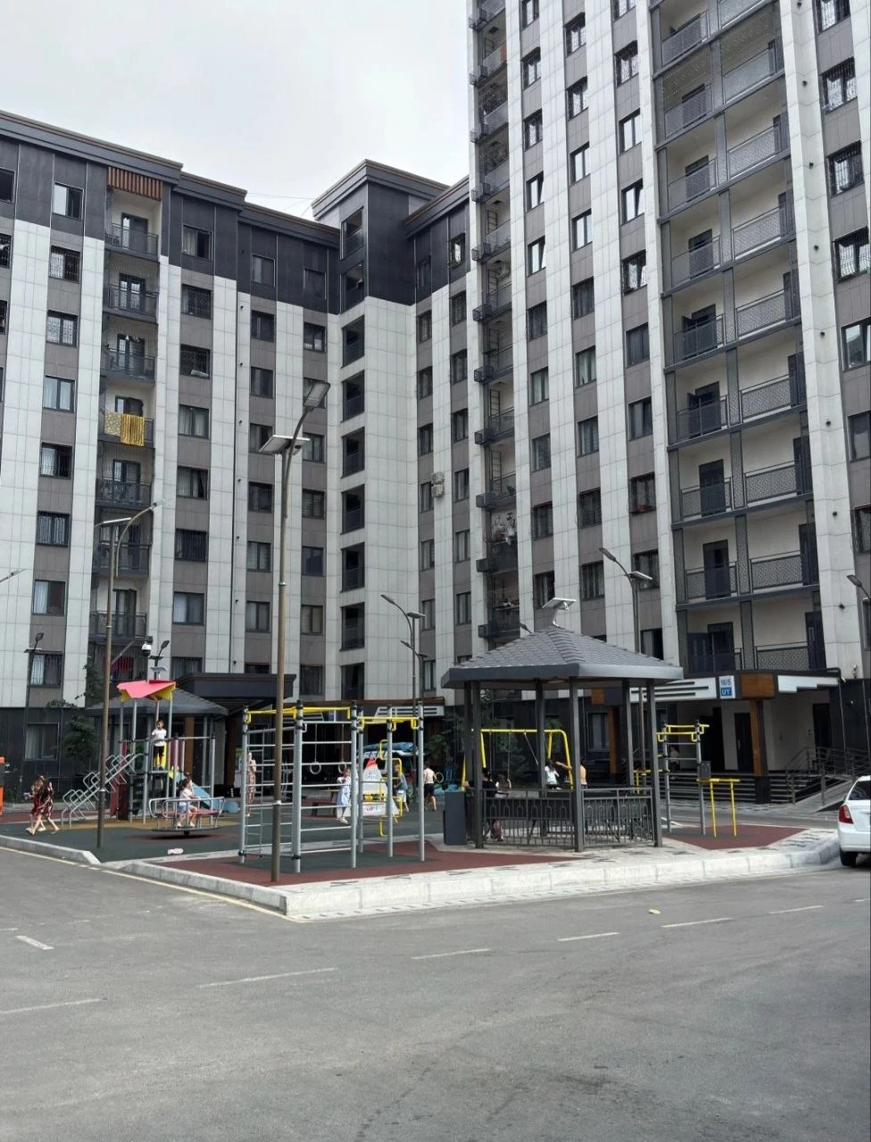 3-xonali kvartira Yakkasaroy-da, 80m², 15-qavat - Cover Photo