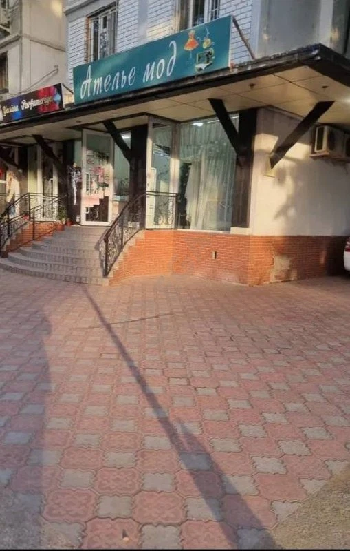 Commercial Property 1-Line Along Road 76m2 - Cover Photo