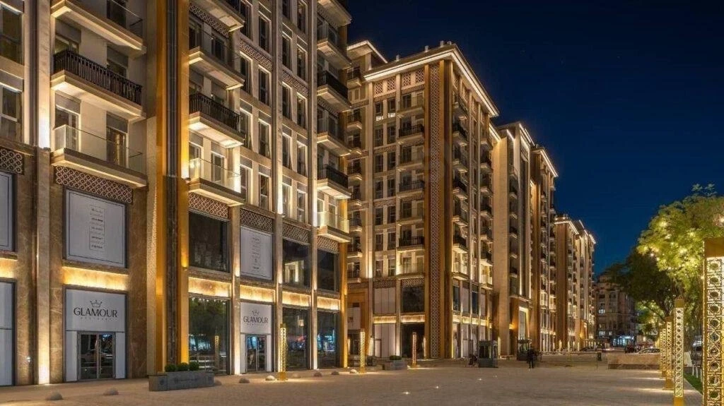Mirabod Avenue ZhK da terrasa bilan 4 xonali kvartira - Cover Photo