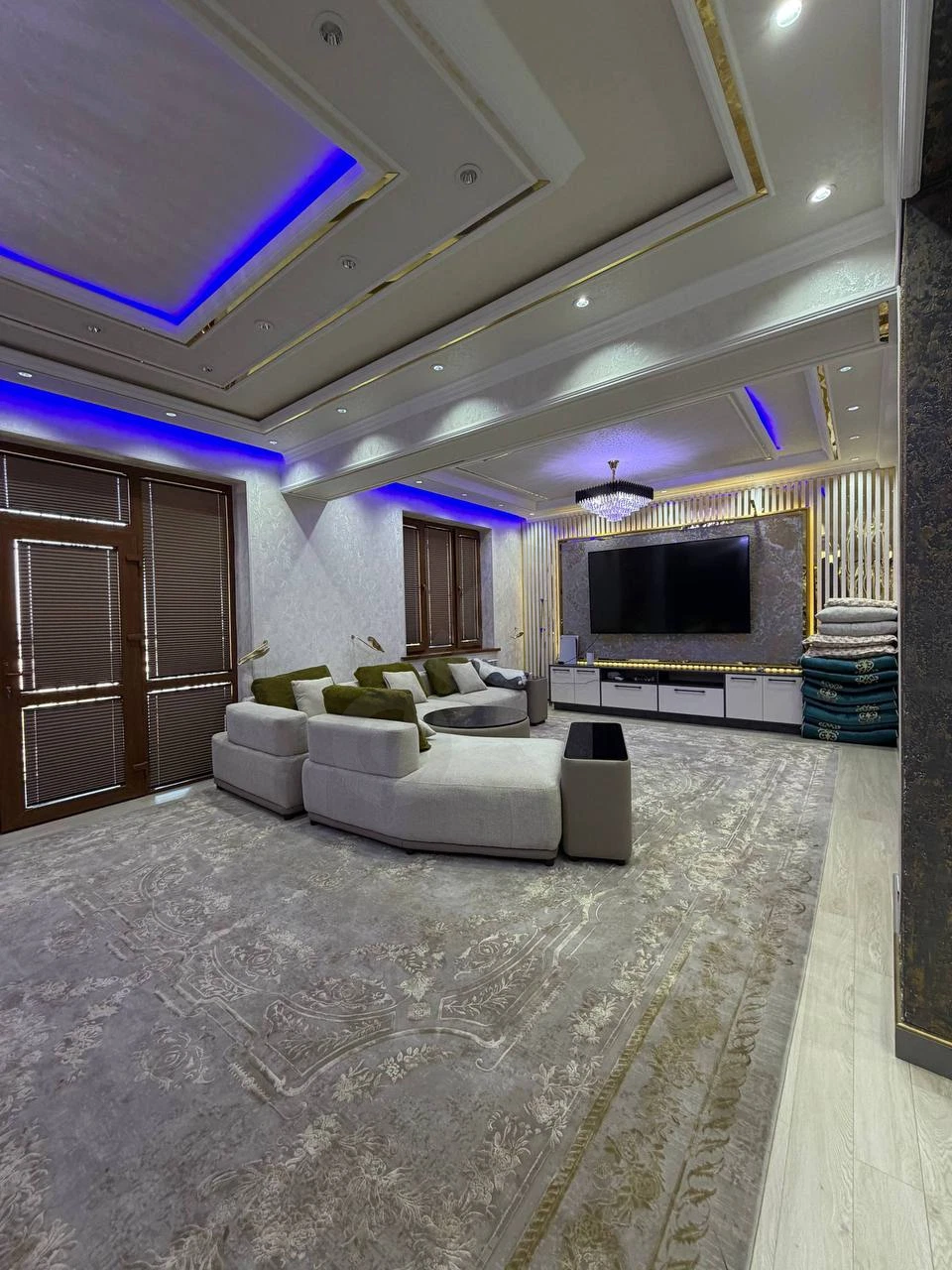 Duplex 7/7/8 Yunusabad 18, 9 xonali, 318 kv.m - Cover Photo