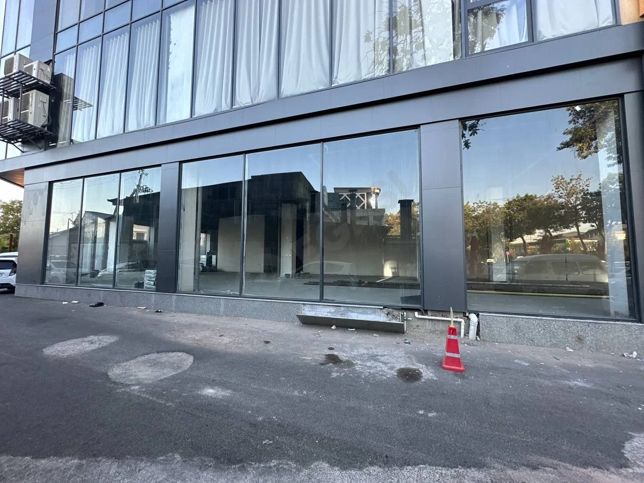 Koʻrik uchun tijoratiy xona, Shimoliy Almazar, 422 m² - Cover Photo