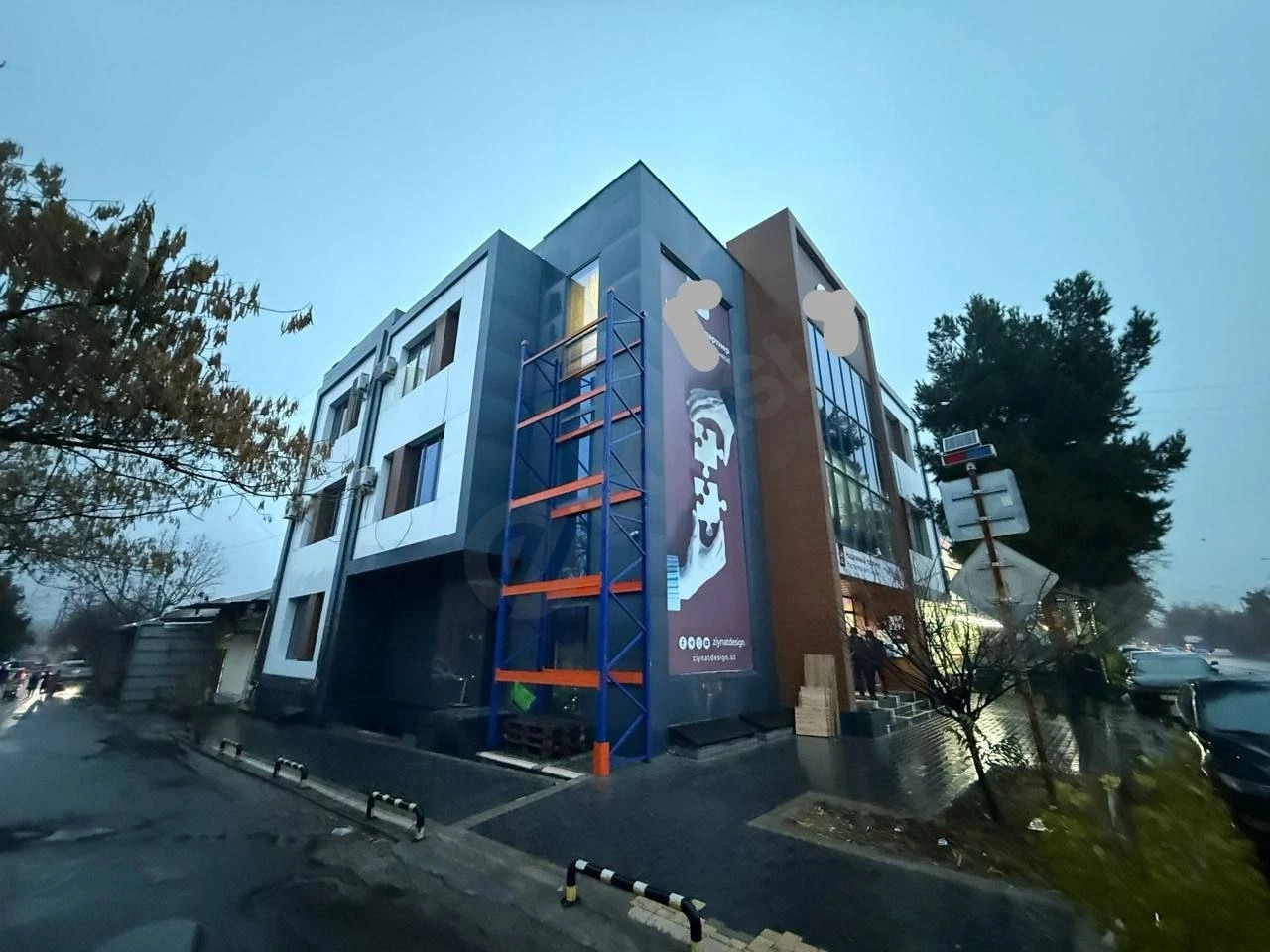 Commercial Building 3 floors Yaqqasaray - Cover Photo