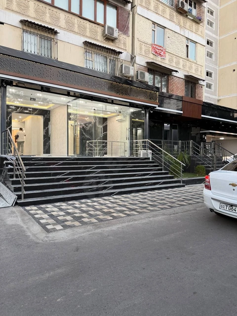 Ijara shartноми bilan nijo'y makon 215 m² , Yakkasaray tumani - Cover Photo
