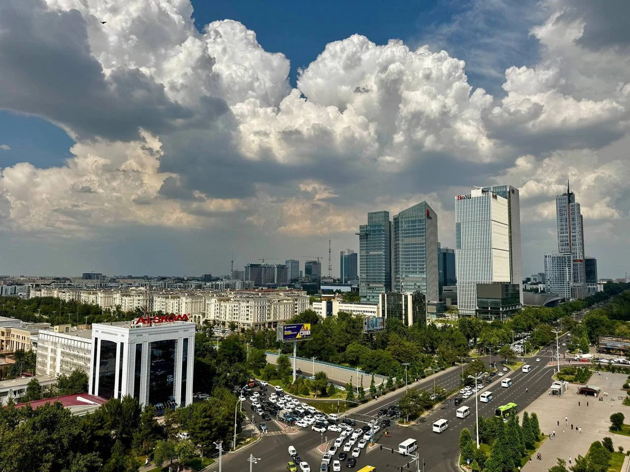 3-xonali kvartira NRG U-Tower - Cover Photo