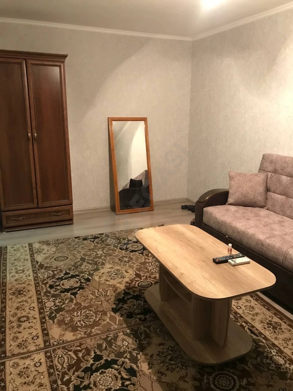 Xona Chilanзar-8, 1/3/4 - Cover Photo