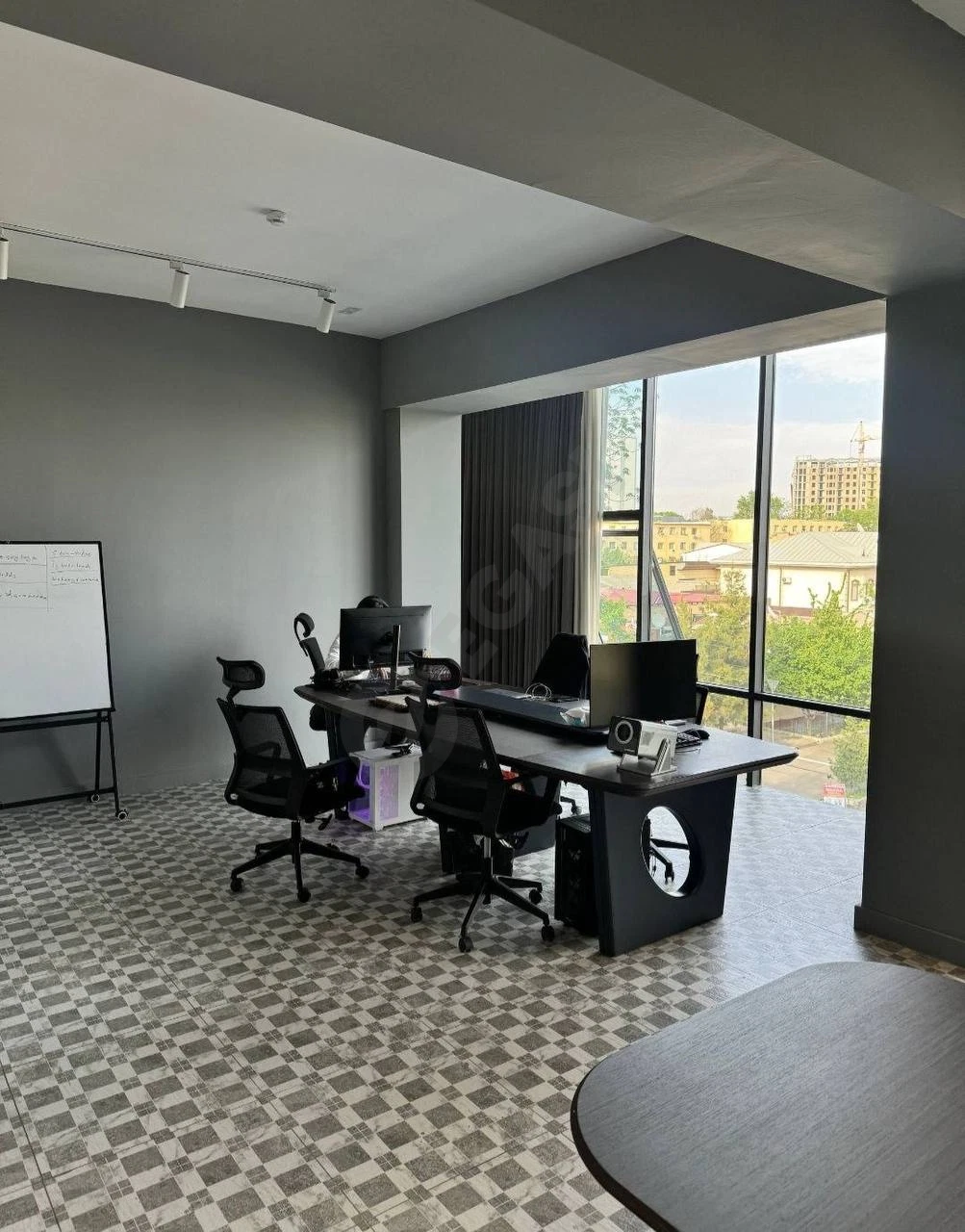 Evro ofis 45m2, 5-qavat, Yunusabad rayoni - Cover Photo