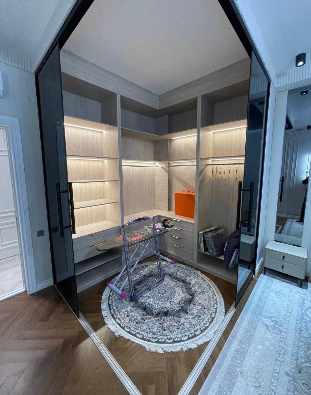 4-room apartment in Mirabad Avenue, Mirobod district - Cover Photo
