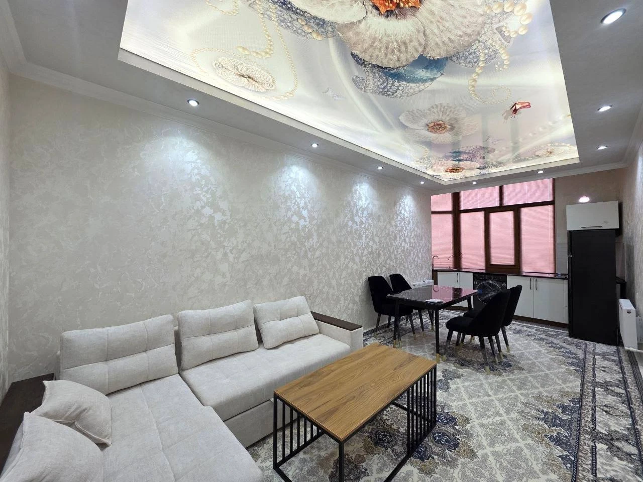 3-room studio, 2nd floor, 70 sq.m - Cover Photo
