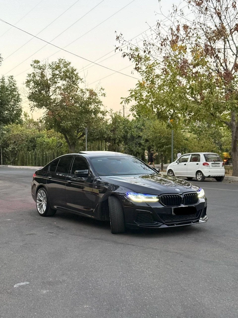 BMW 540i 2017 - Cover Photo