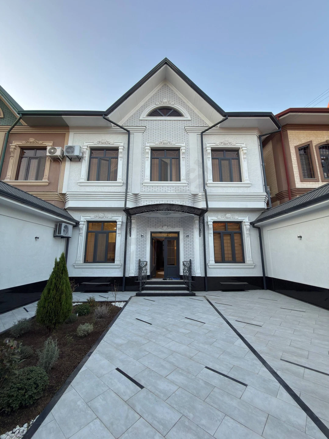Mirzo Ulug'bekda 5 xonali uy, 370 m2 - Cover Photo