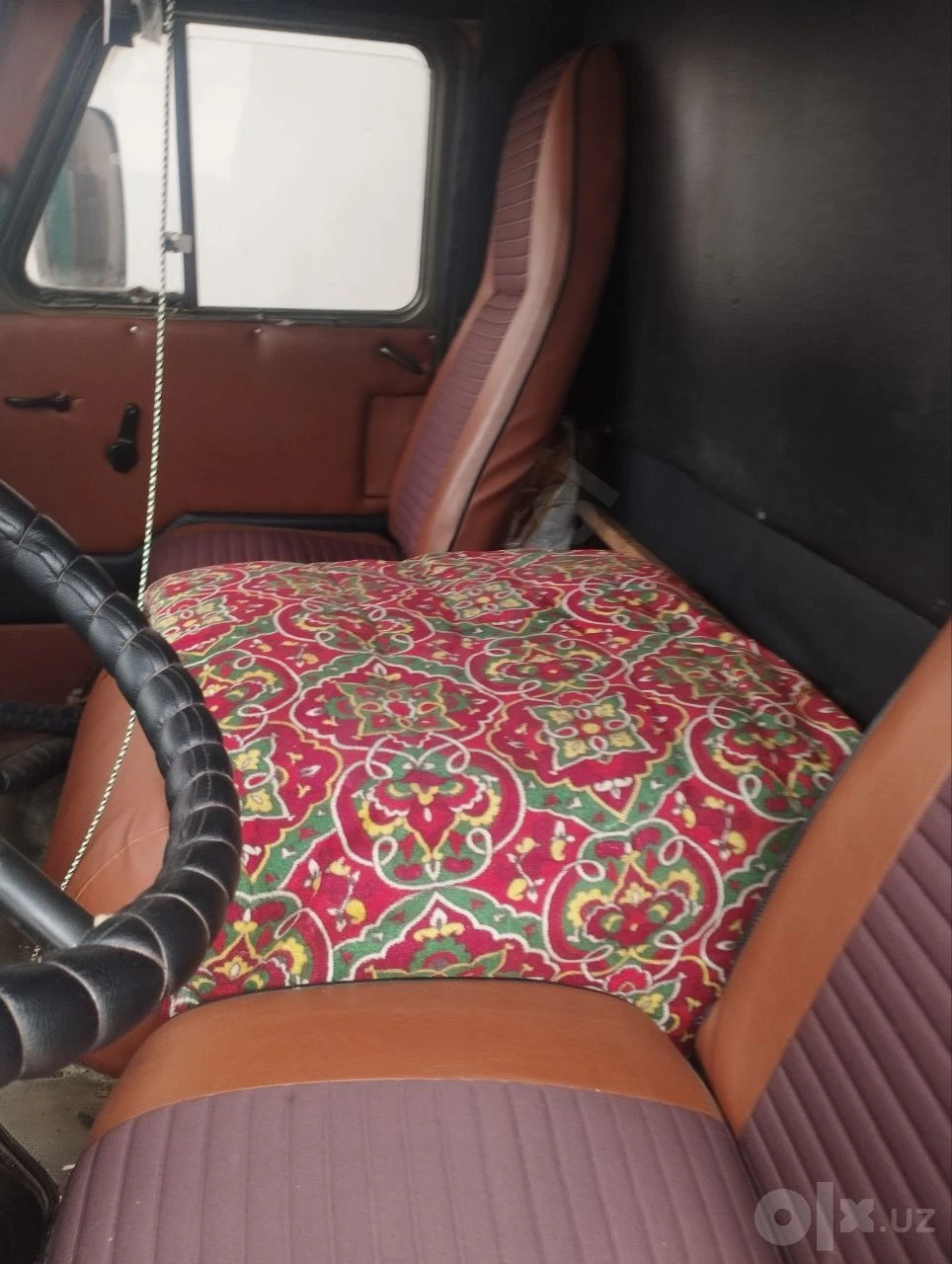 Uaz avtomobile holati ajoyib - Cover Photo