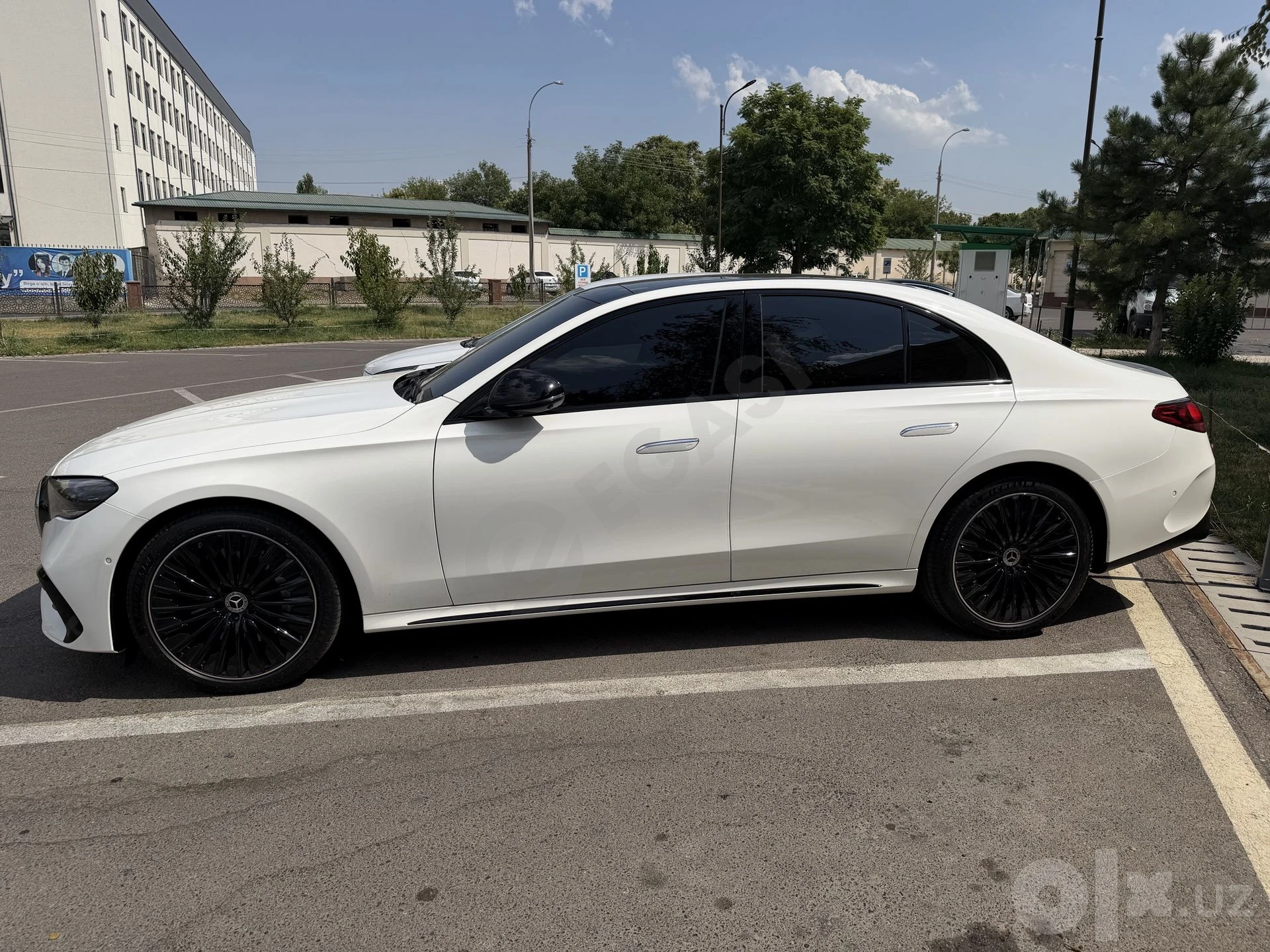 Mersedes benz w214 E450 - Cover Photo