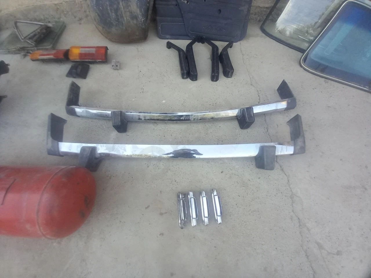 VAZ 2106 spare parts lot - Cover Photo