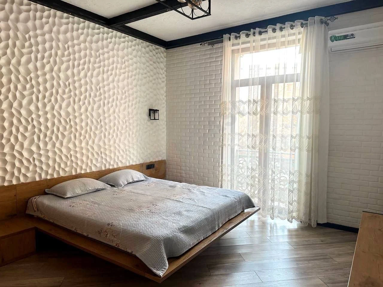 Mirabad Palace 2/10, 71 m² - Cover Photo