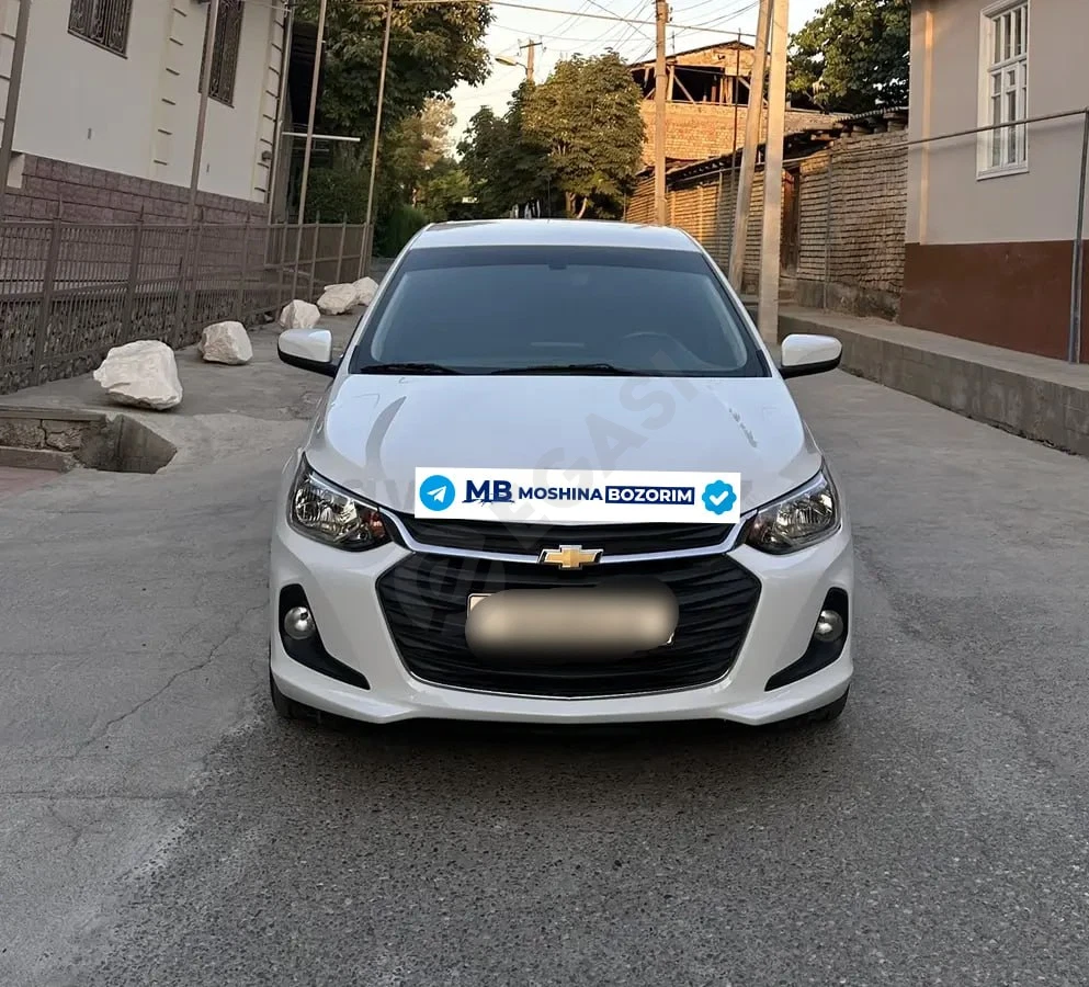 Chevrolet Onix 2023 - Cover Photo
