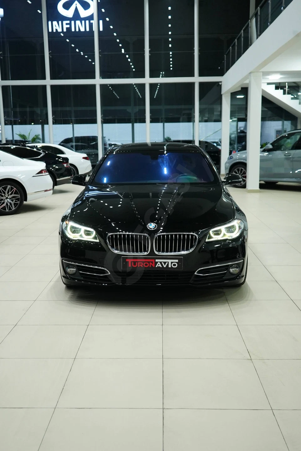 BMW 528i xDrive 2013 - Cover Photo