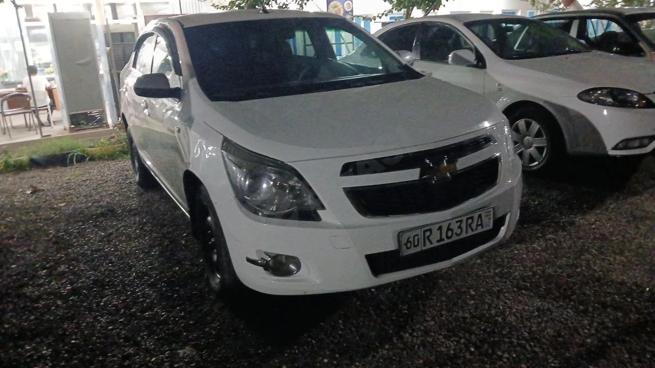 Chevrolet Cobalt 2014 - Cover Photo