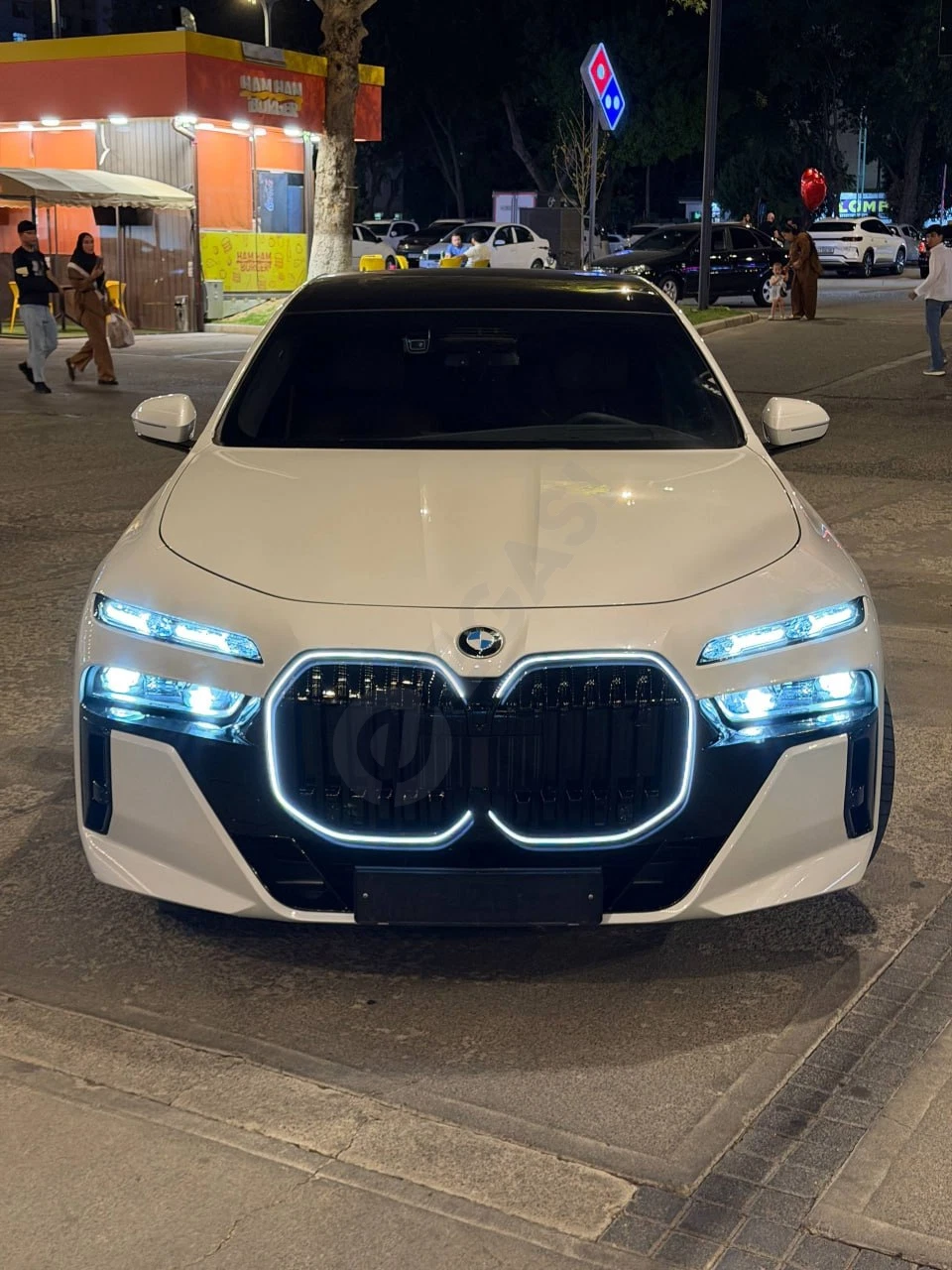 BMW i7 xDrive 60 2023 - Cover Photo