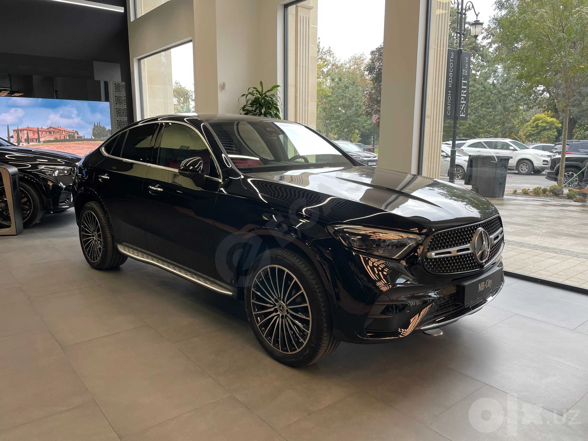 Mercedes-Benz GLC 200 4MATIC Coupe - Cover Photo