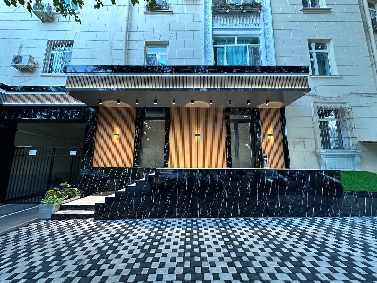 Image 1