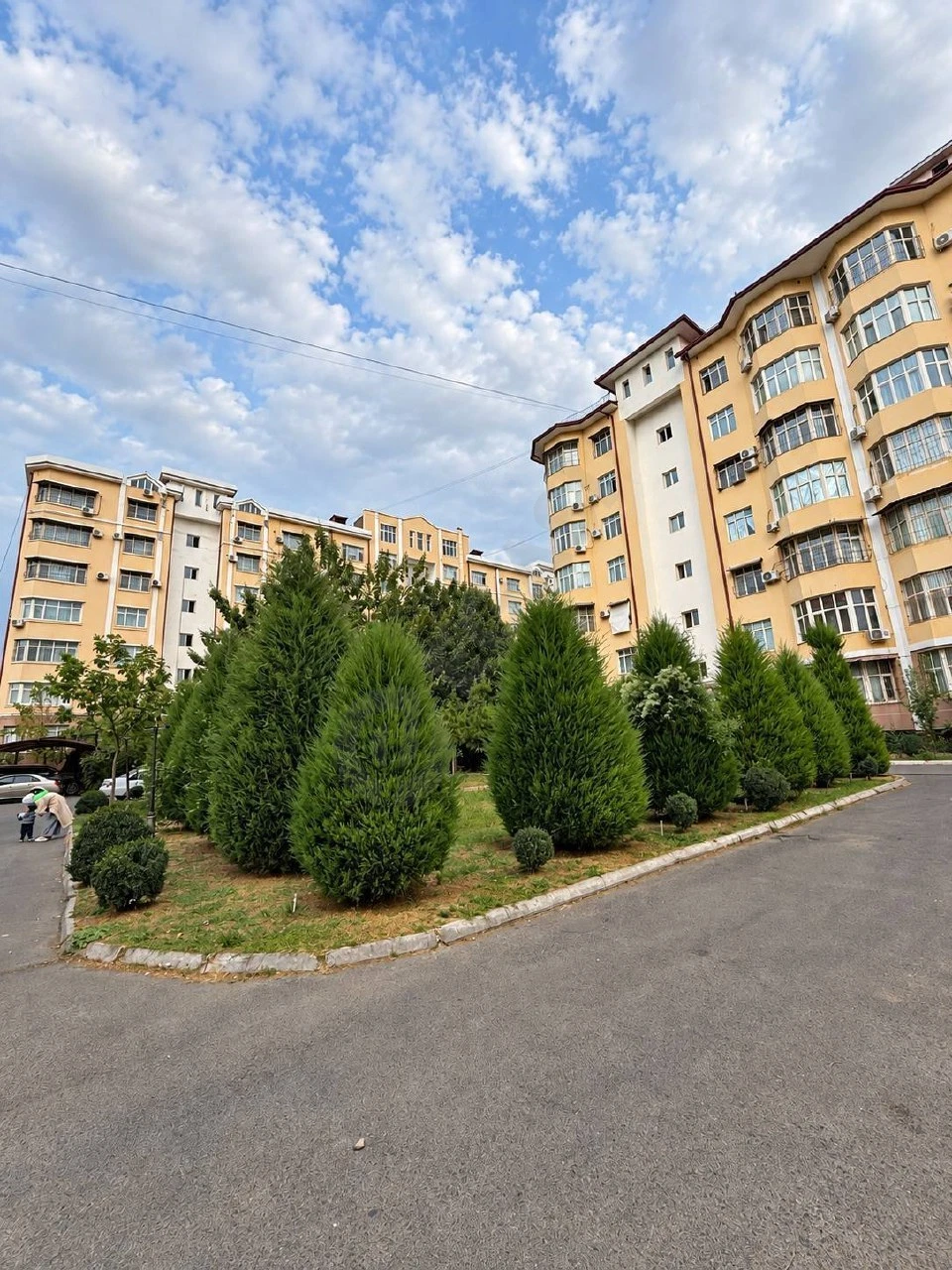 4-комнатная квартира, с ремонтом, 2 санузла, 202 м2 - Cover Photo