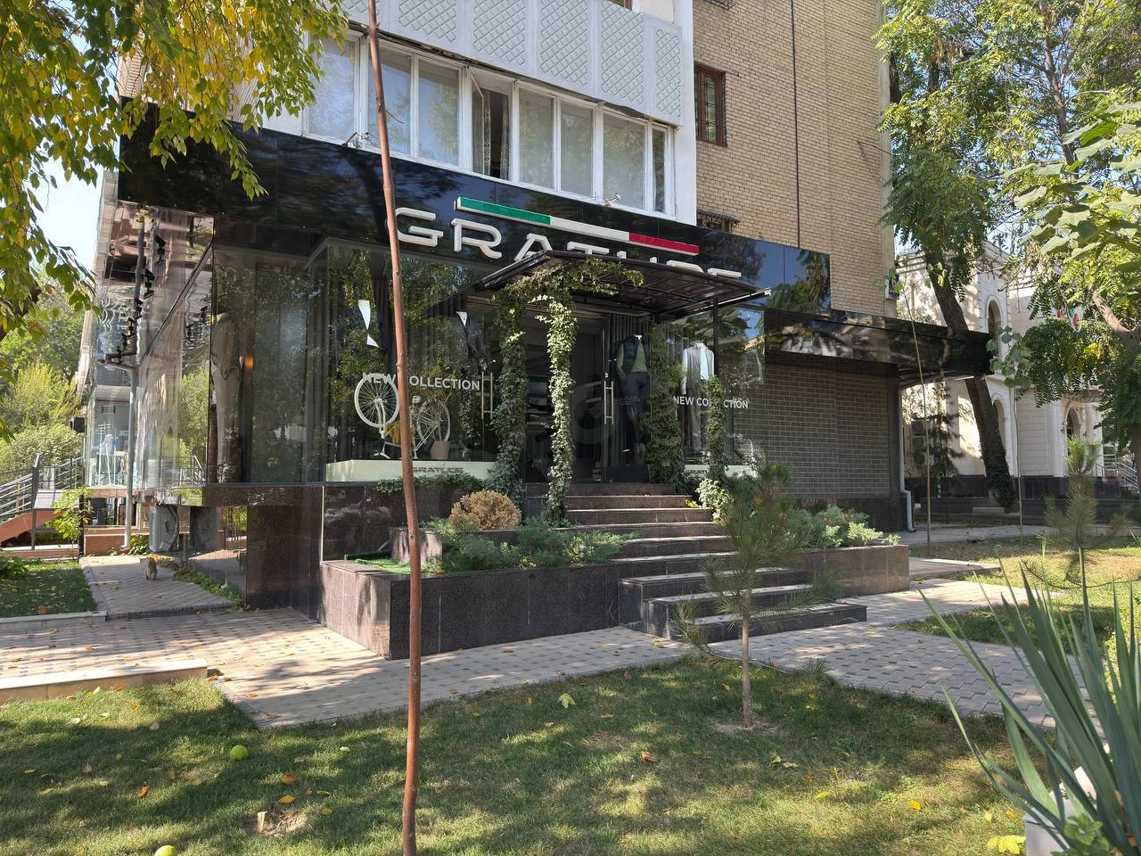 Commercial property Mirzo-Ulugbek district 116m2 - Cover Photo