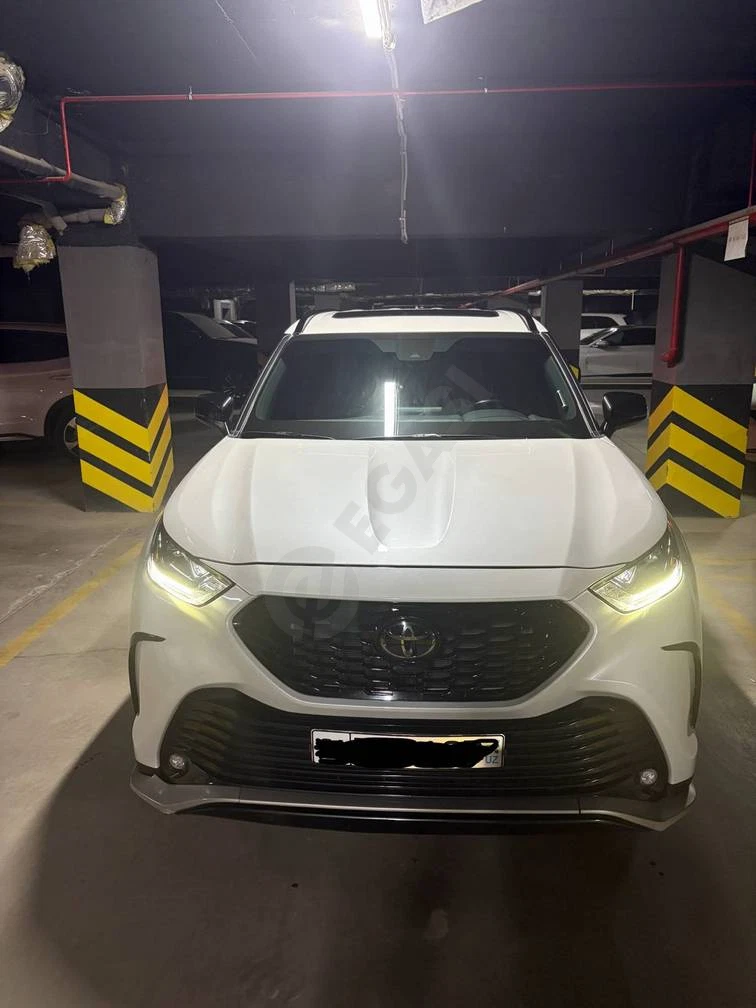 Toyota Highlander, 2022 - Cover Photo