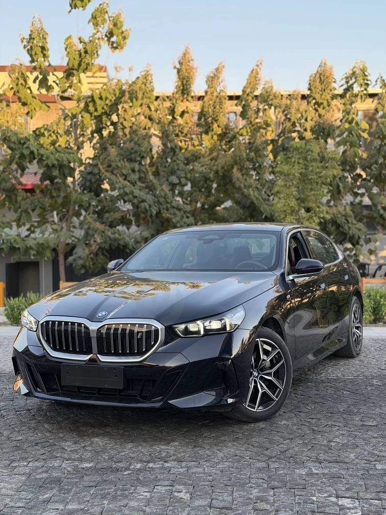 BMW i5, 2025 - Cover Photo