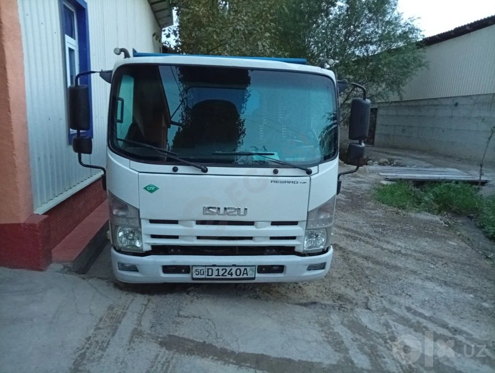 Isuzu 2011йил... - Cover Photo