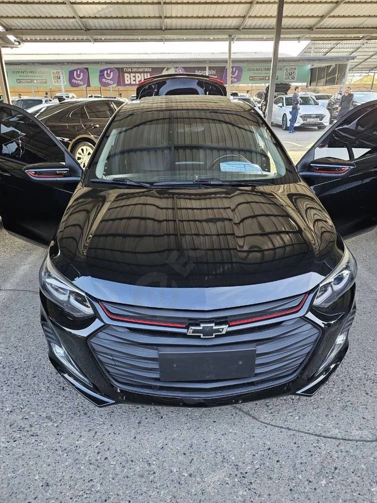 Chevrolet Onix, 2025 - Cover Photo