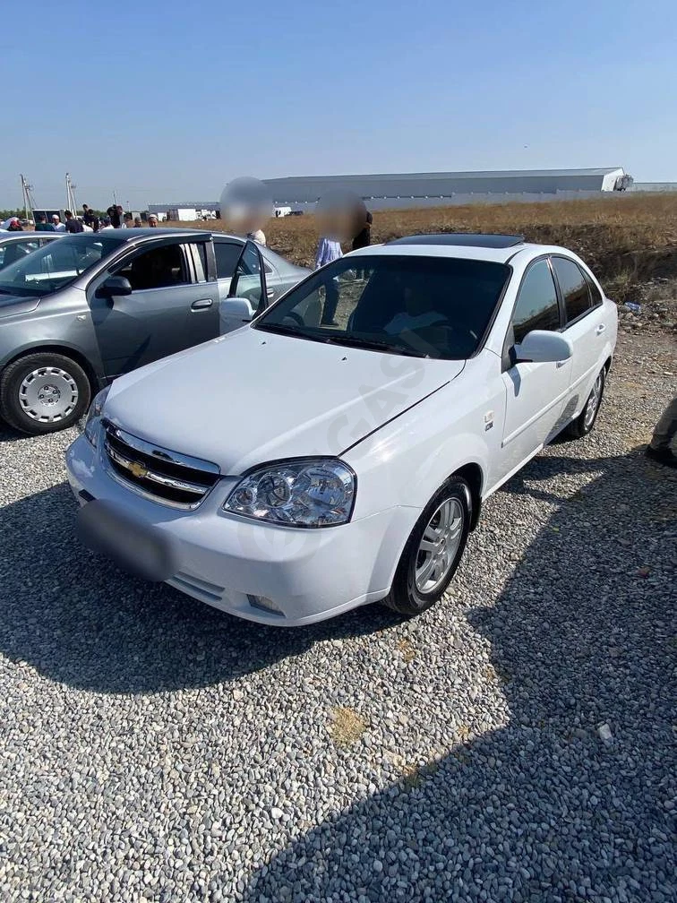 Chevrolet Lacetti, 2010 - Cover Photo