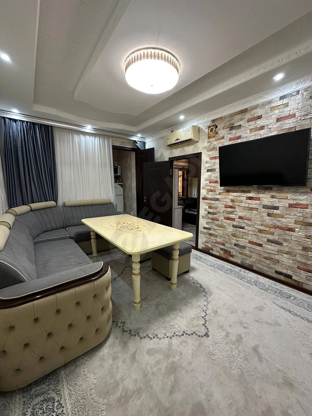 Chilanзor 19 kvartal 2-3/1/4 - 55 m² Евро ремонт - Cover Photo