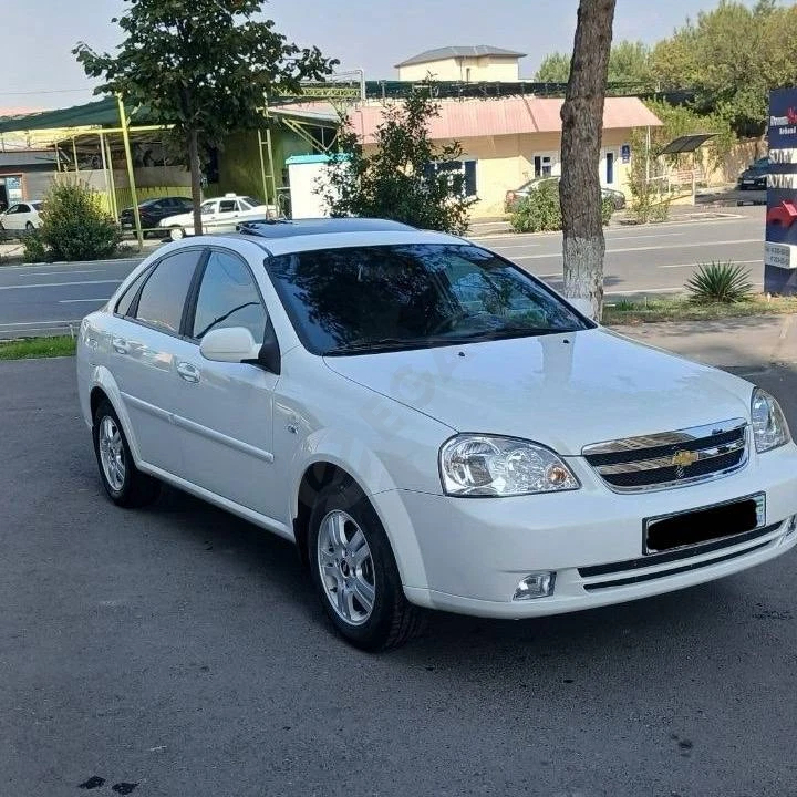 Chevrolet Lacetti 2012 - Cover Photo
