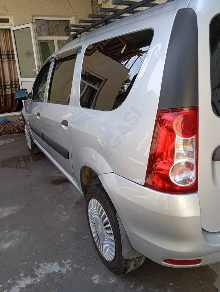 Lada Largus, 2015 - Cover Photo
