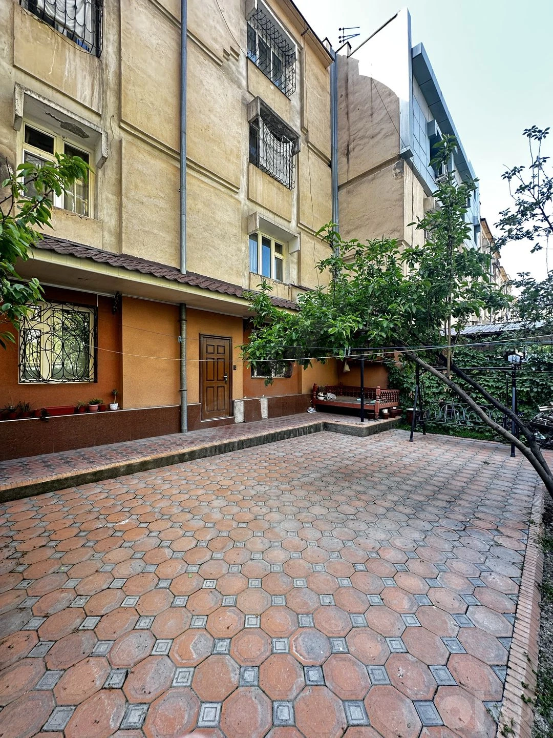 Продается квартира 1 этаж 5 комнат 2 санузла 189кв.м., Афруз ресторан - Cover Photo
