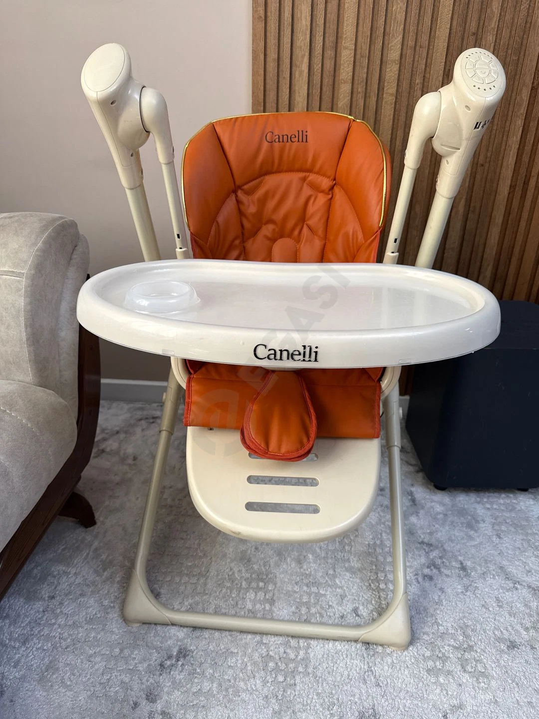 Стульчик для кормления фирмы Canelli - Cover Photo