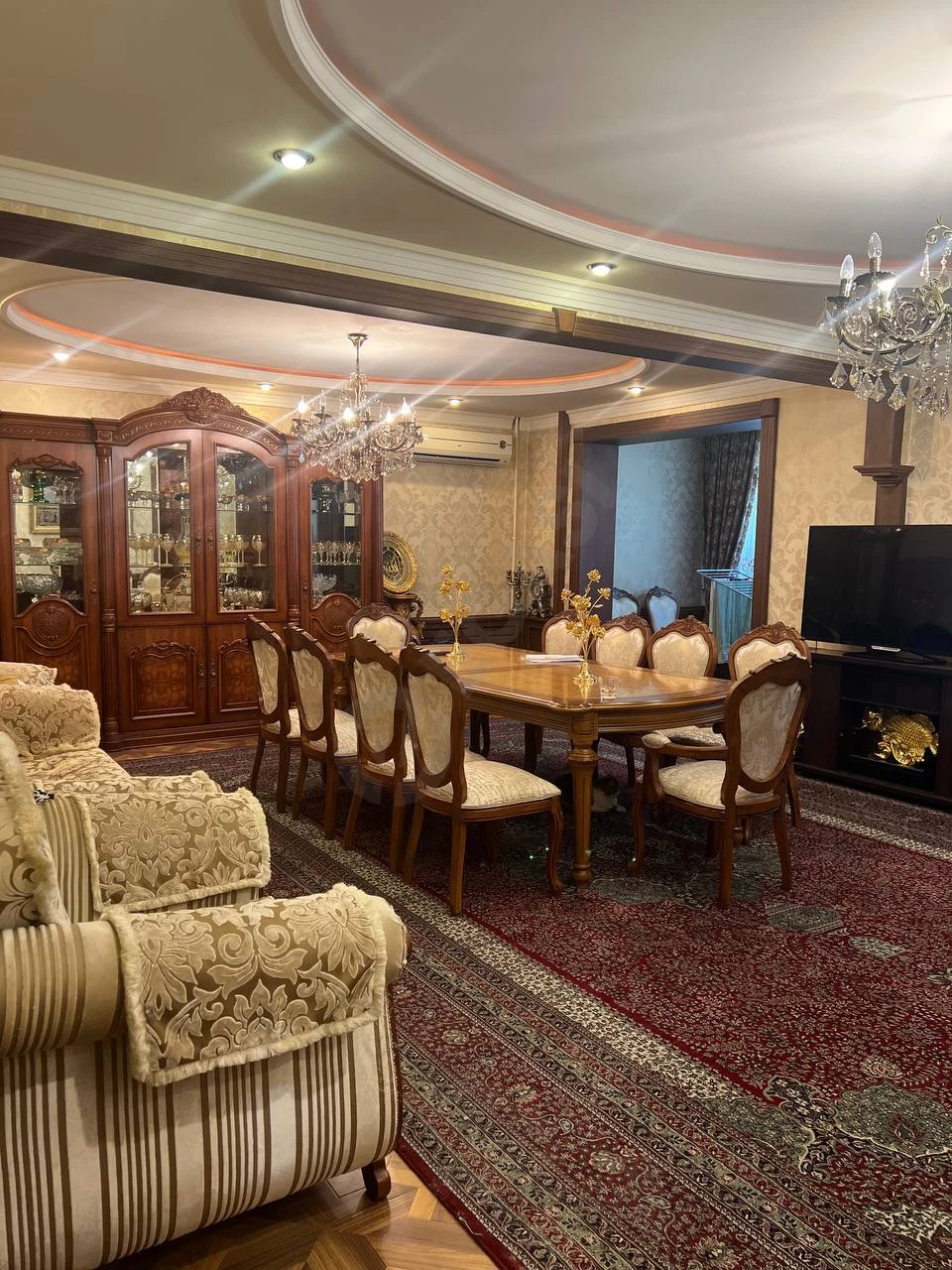 4-комнатная квартира, 200 м², евро ремонт, Нукус - Cover Photo