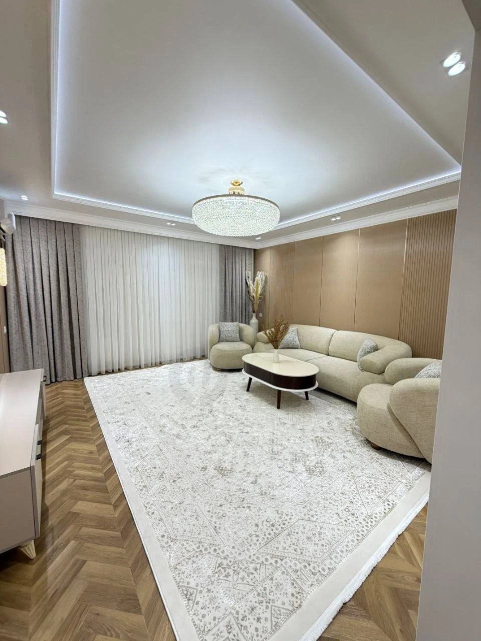 Apartment in Sebzor 3-4/7/9, 90 m², Euro renovation - Cover Photo