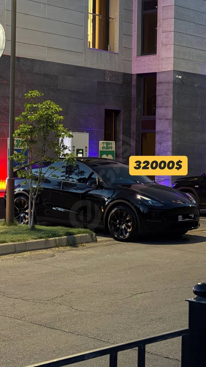 Tesla Model Y Long Range 2022 — rasm 1/2