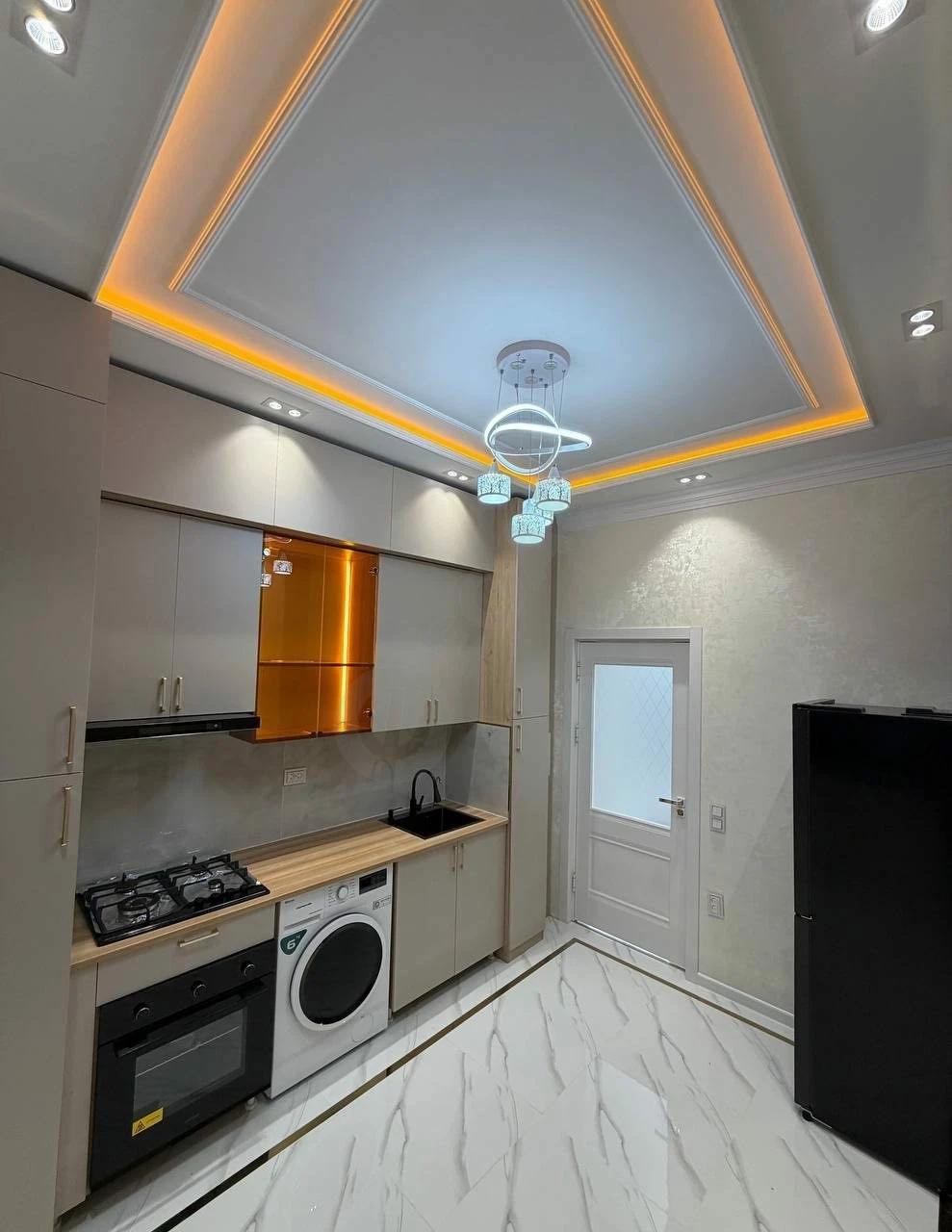 3-xonali kvartira, 70 m2, Almazar rayoni, 6/10 — rasm 5/8