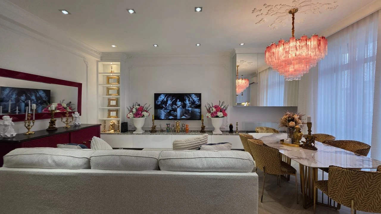 3-bedroom apartment in Parisien residential complex, designer renovation, furniture, appliances — photo 4/8