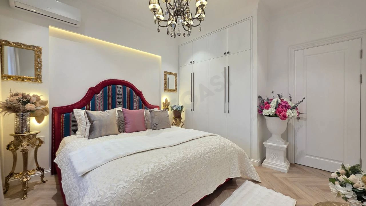 3-bedroom apartment in Parisien residential complex, designer renovation, furniture, appliances — photo 6/8
