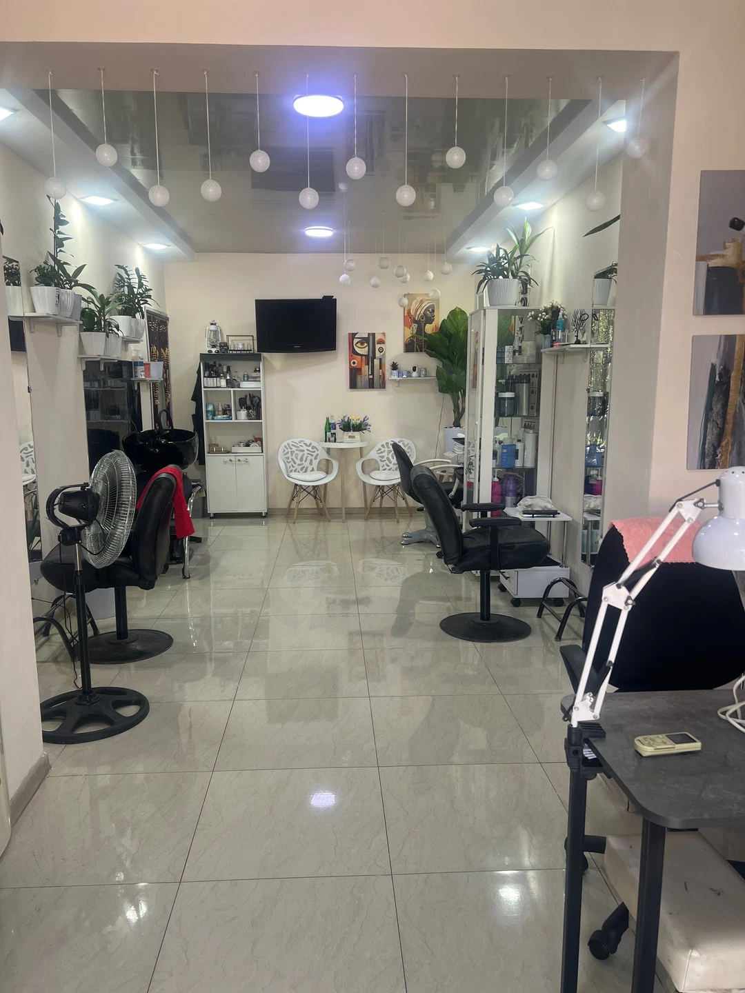 Ishga taklif qilamiz , go’zallik saloniga - Cover Photo