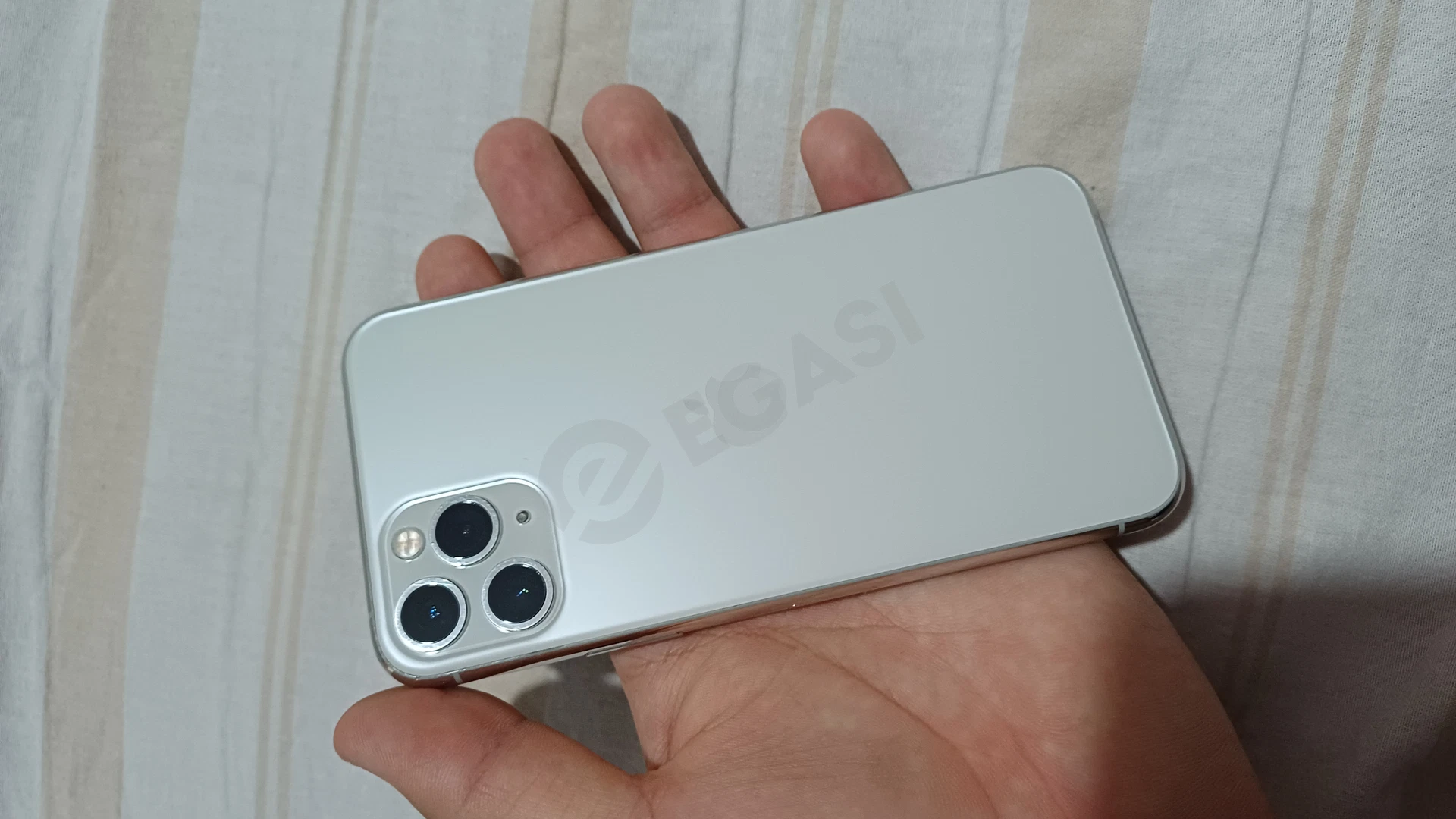 iphone 11pro - Cover Photo