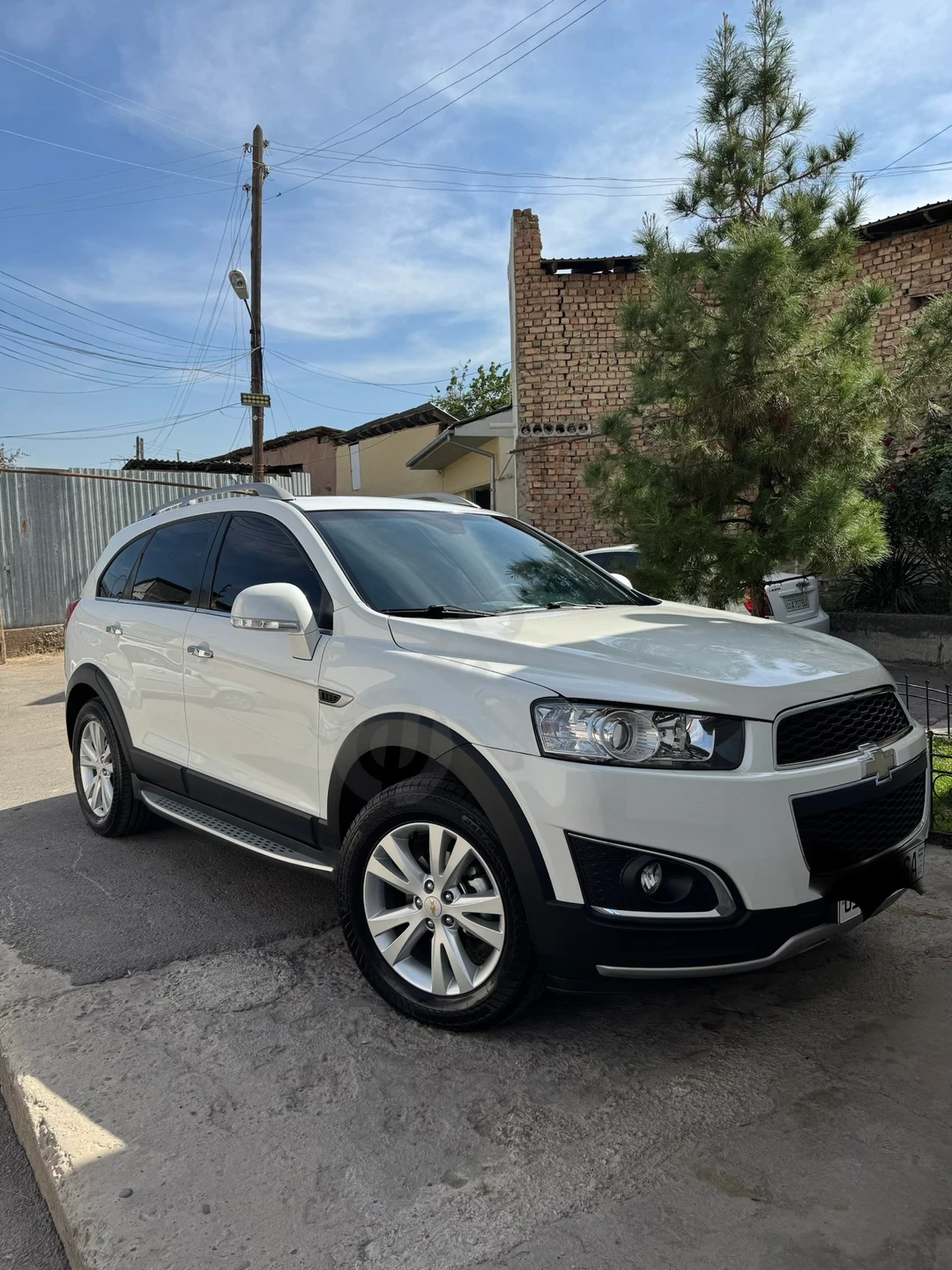 Chevrolet Captiva - Cover Photo