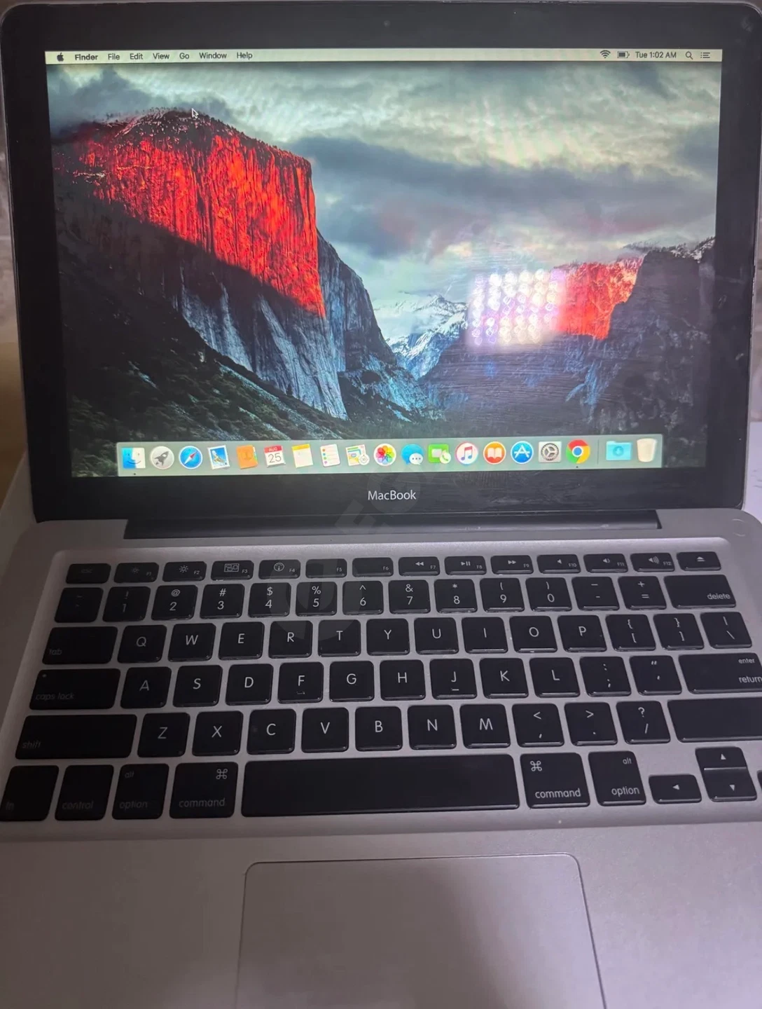 MacBook 2010 core i5 256 GB - Cover Photo