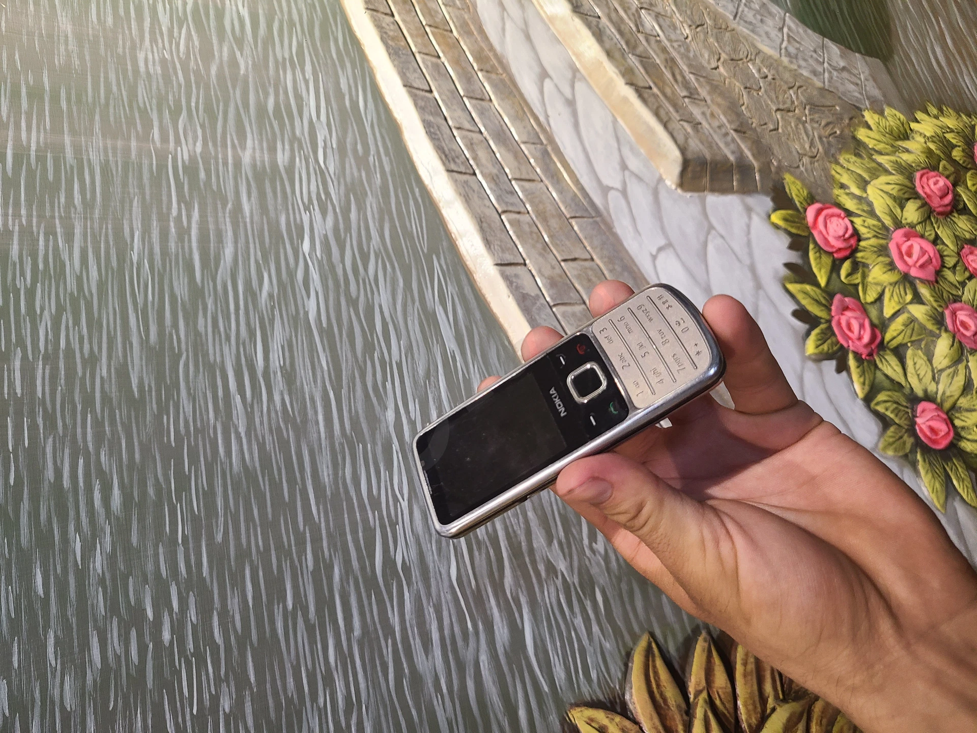 Nokia 6700 classic - Cover Photo