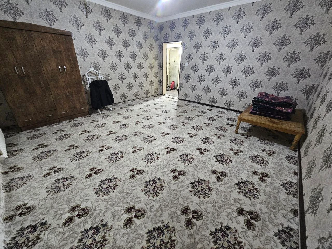 zudlik bilan sotiladi - Cover Photo