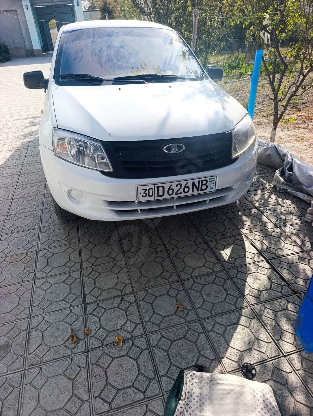 Lada VAZ Garanta 2013 - Cover Photo